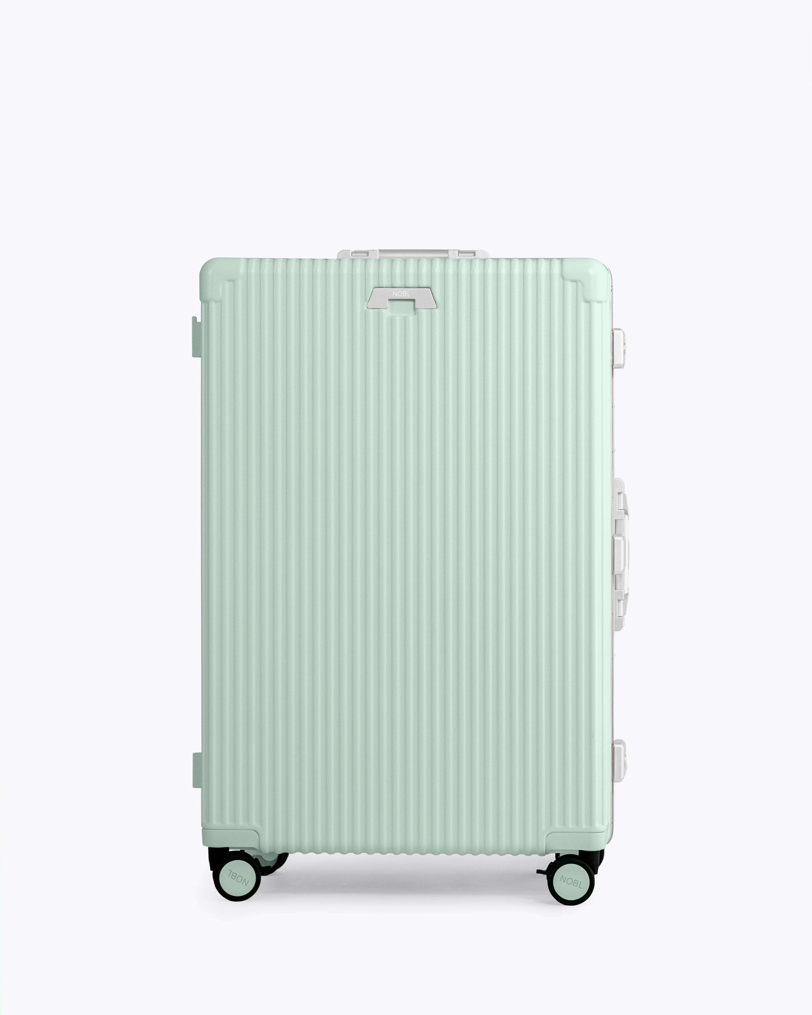 Check-In: All-In-One 28" — Voyager Elite