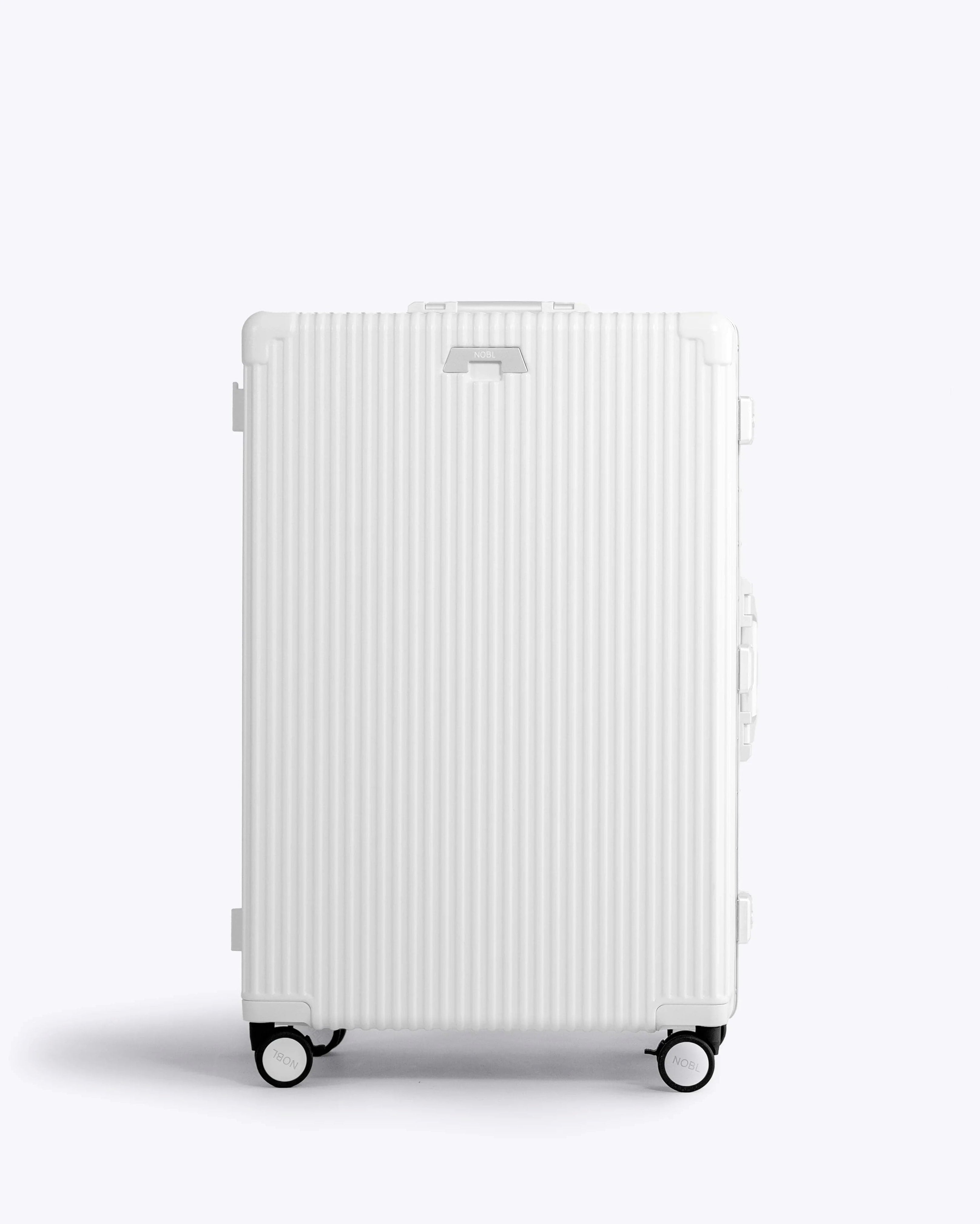 Check-In: All-In-One 28" — Voyager Elite
