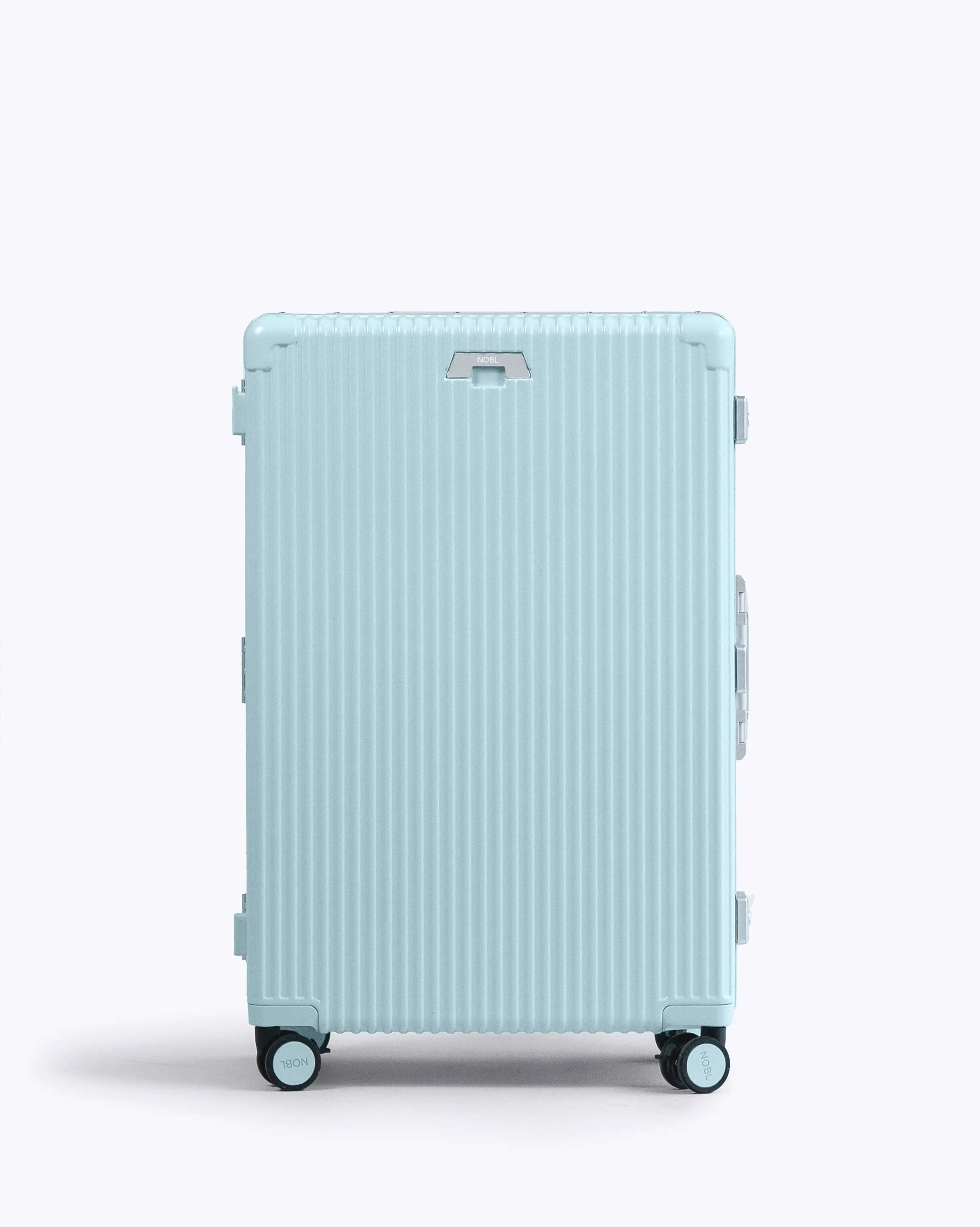 Check-In: All-In-One 28" — Voyager Elite