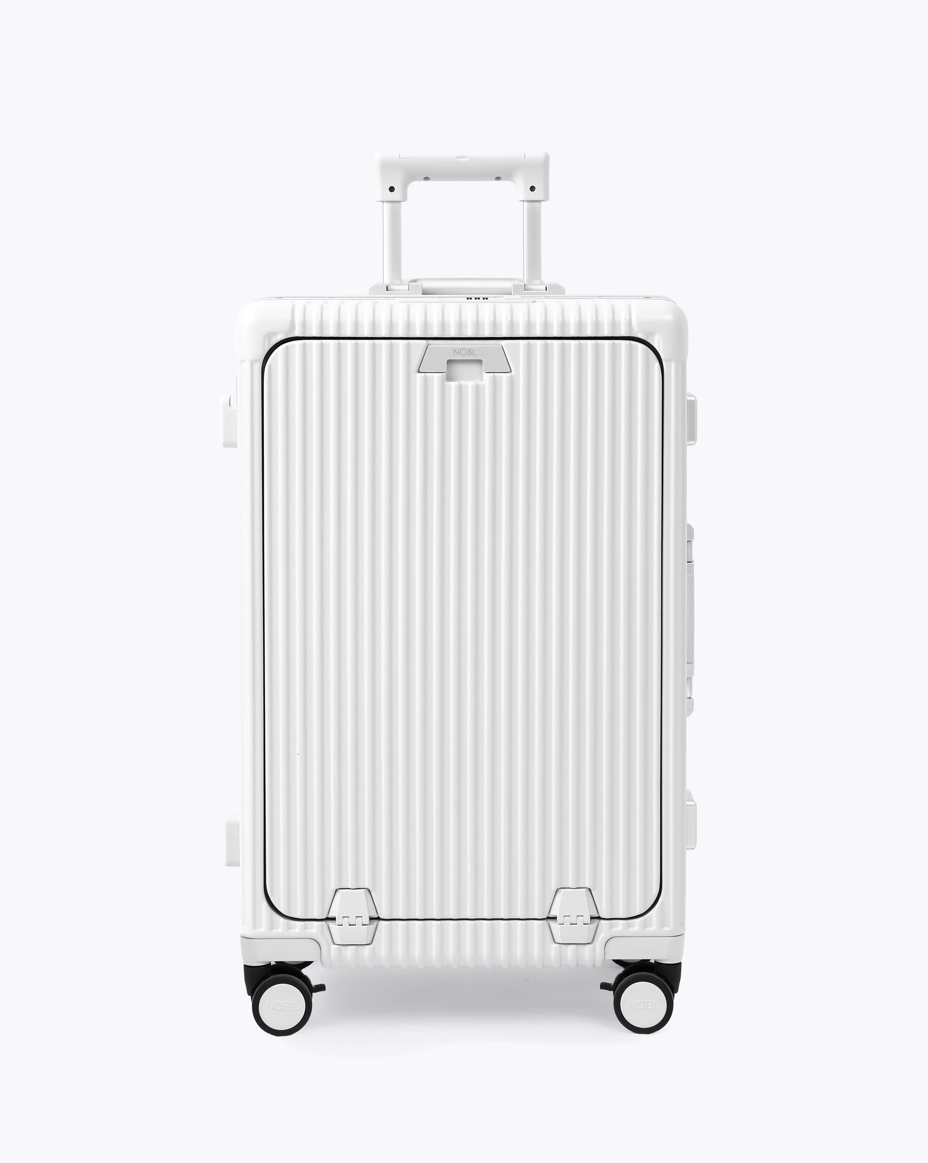 Check-In Medium: All-In-One 24" — Voyager Elite
